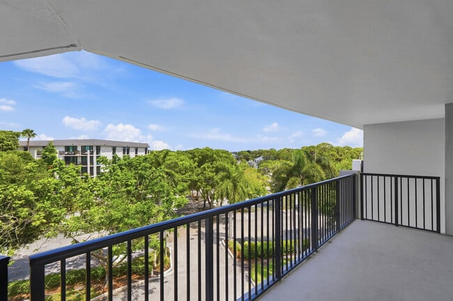 Building Photo - 1301 River Reach Dr
