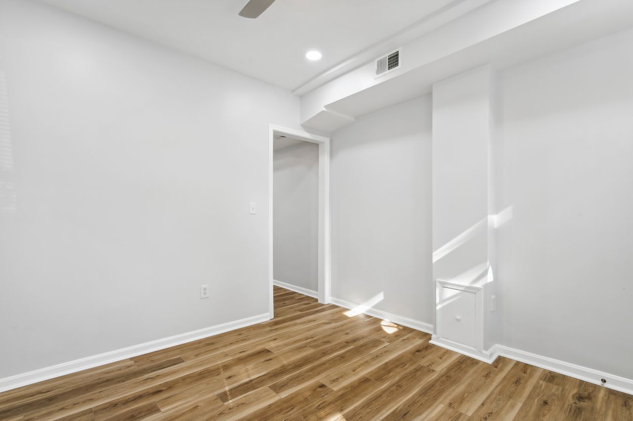 Building Photo - 1110 3rd St NE