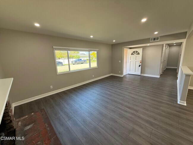 Building Photo - 216 Virginia Dr