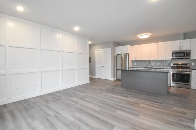 Building Photo - 4201 Bergen Turnpike
