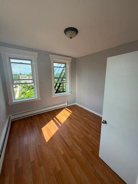 Building Photo - 300 Watchung Ave