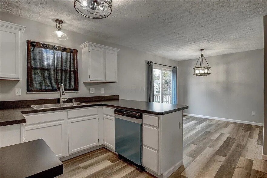 Building Photo - 1962 Manley Way