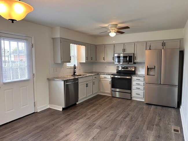 Building Photo - 53 Beechwood Dr