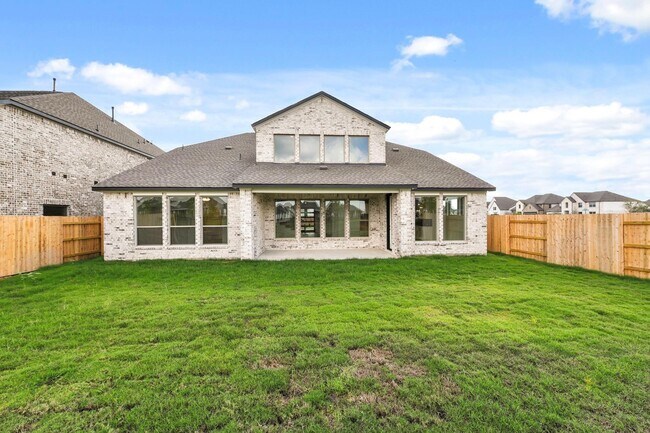Building Photo - 24834 White Alder Wy