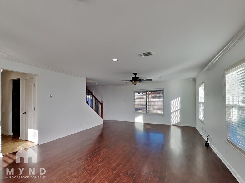 Building Photo - 3415 Old Spanish Trail