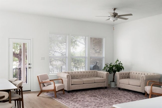 Building Photo - 4264 Hill House Ln