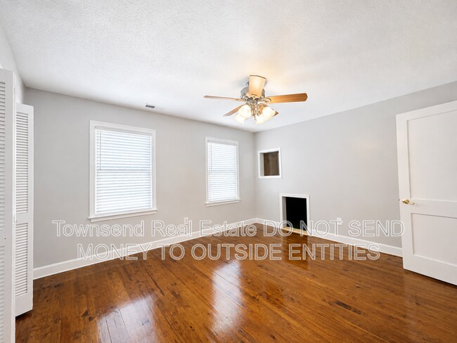 Building Photo - 3316 Cliffdale Rd