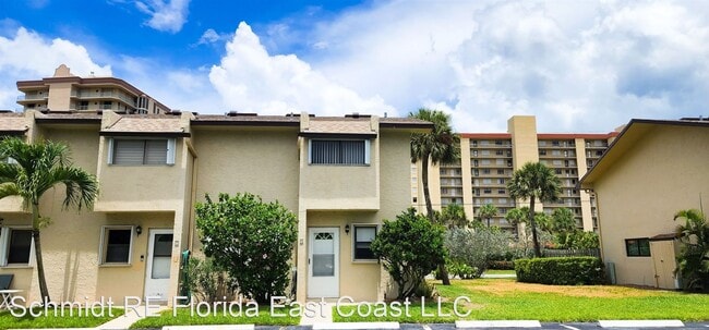 Primary Photo - 2 br, 1.5 bath House - 4245 N Highway A1A, #8