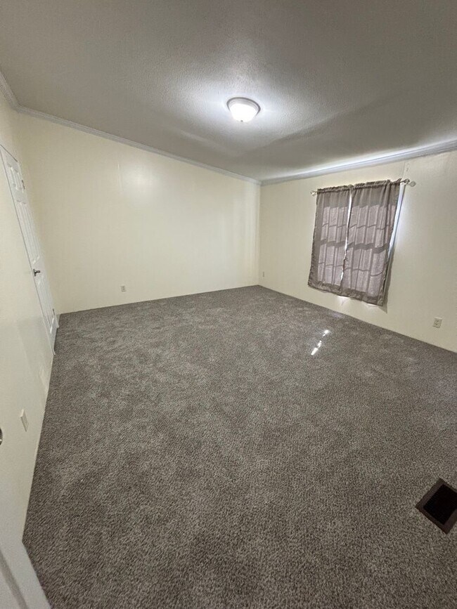 Building Photo - 3 Bedroom Blanchard Home - Just remodeled!