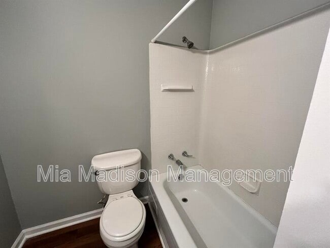 Building Photo - 527 Tibet Ave