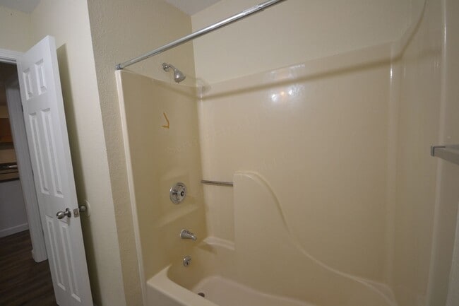 Building Photo - Bearcat Apartment