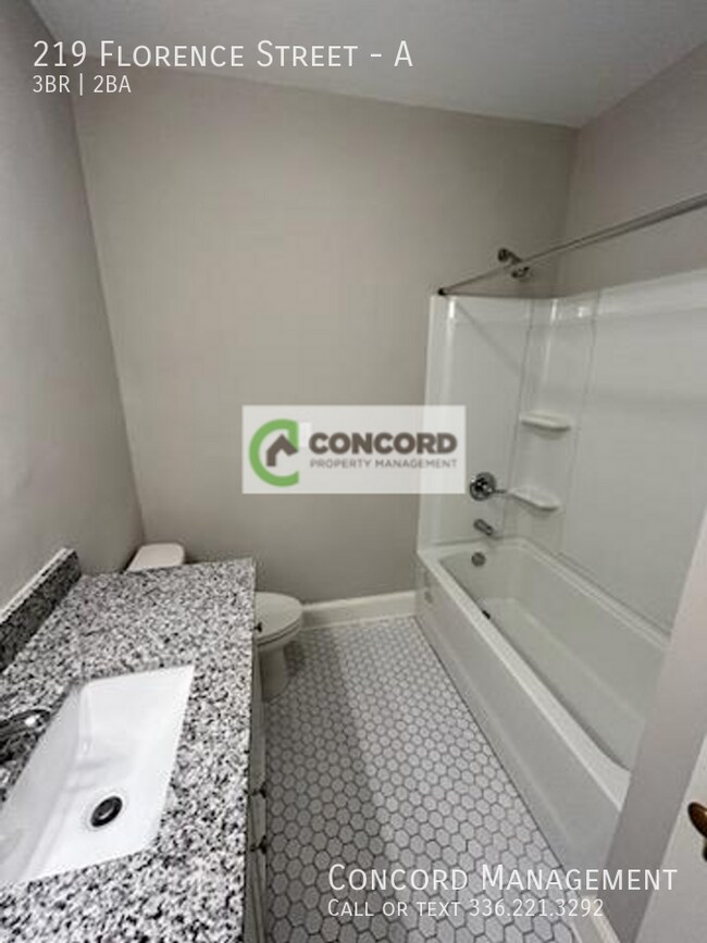 Building Photo - 219 Florence St