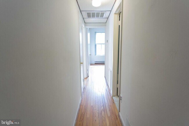 Building Photo - 727 Spruce St