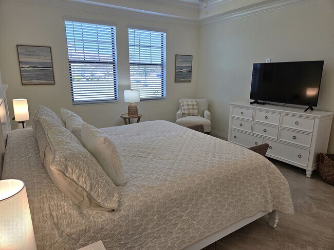 Building Photo - Seasonal Short-Term Sought after Sarasota National (Social Membership) with resort like Amenities!