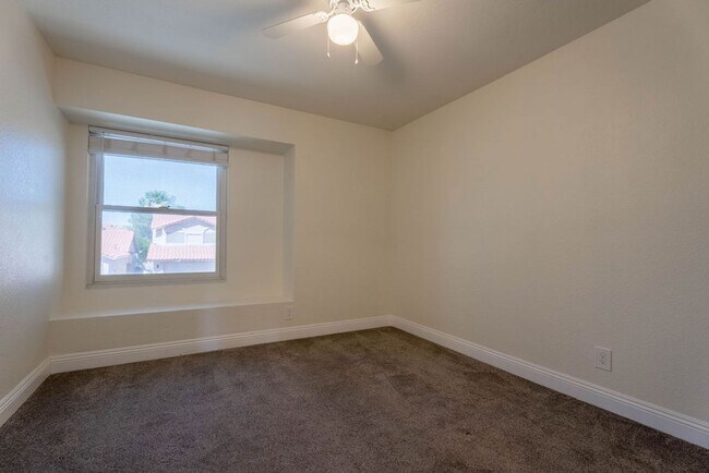 Building Photo - 26 Fantasia Ln