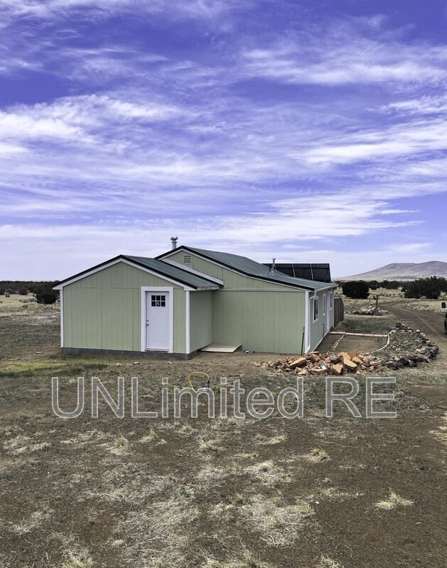 Building Photo - 69 Leupp Rd
