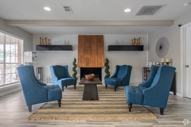 Leasing Office - Lux Estate