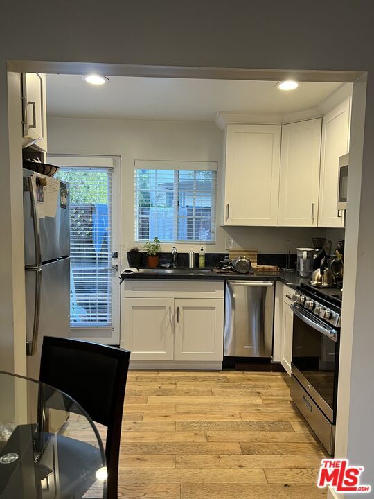 Building Photo - 252 Hampton Dr