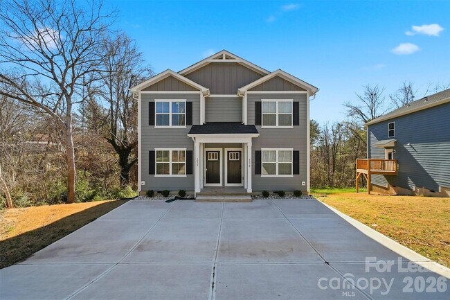 Building Photo - 403 15th Ave SW