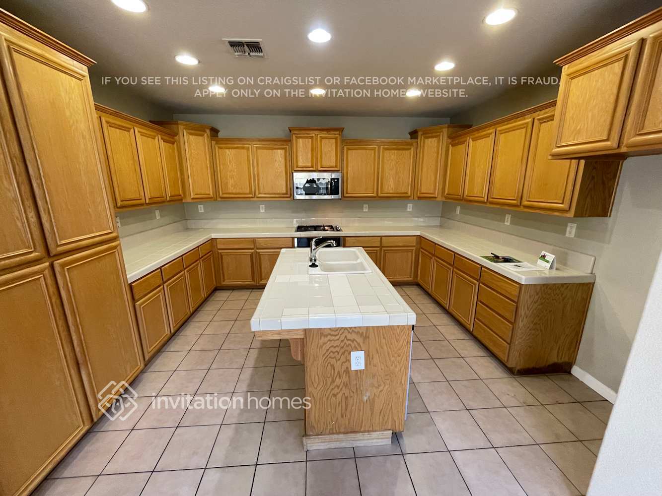 Building Photo - 1762 Dalia Pl