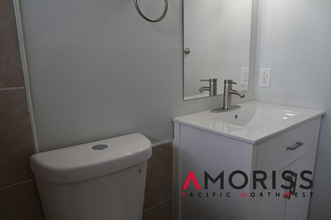 Building Photo - 308 Park Ave