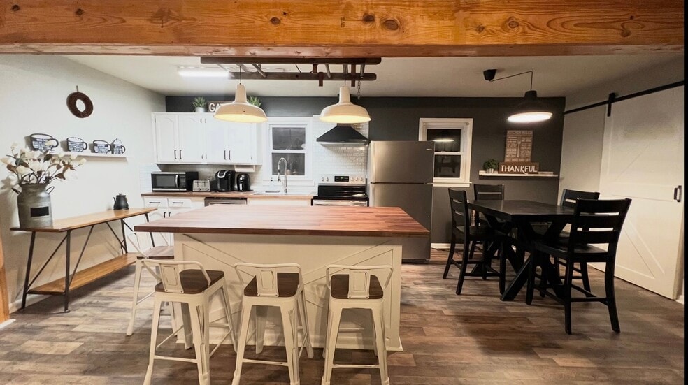 Building Photo - 5721 McDaniel Dr