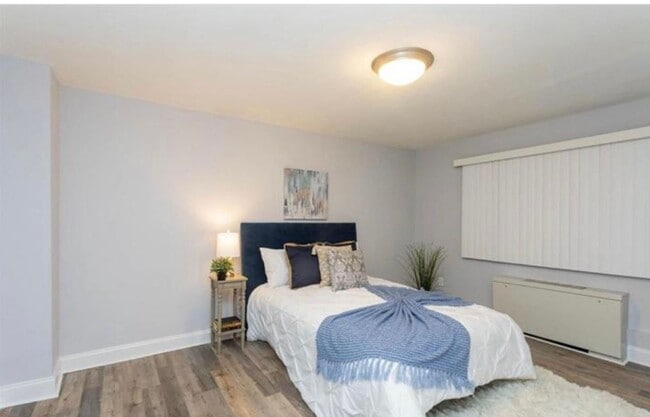 Building Photo - Spacious and Newly Remodelled at the Fairm...