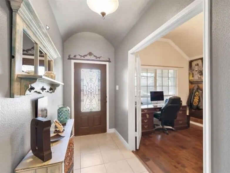 Building Photo - 1052 Lufkin Ln