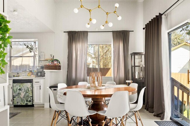 Building Photo - 5400 Alexis Cove