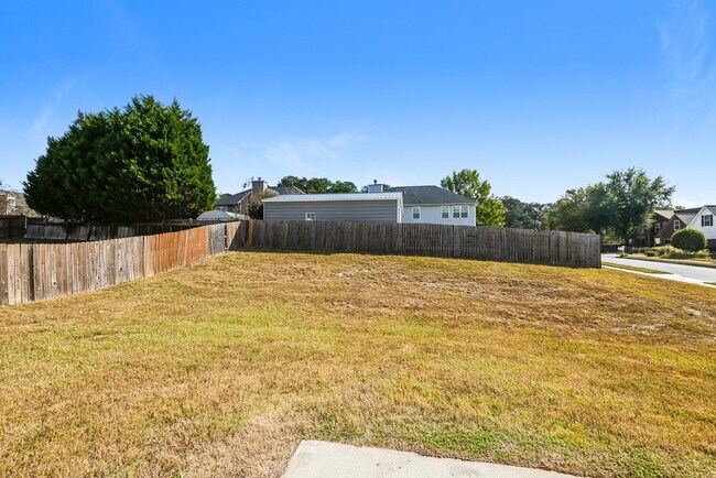 Building Photo - 1870 Hillspring Ln