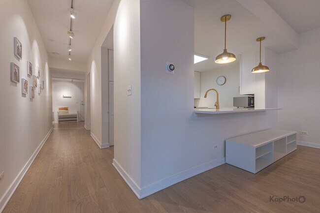 Building Photo - 1151 W Washington Blvd