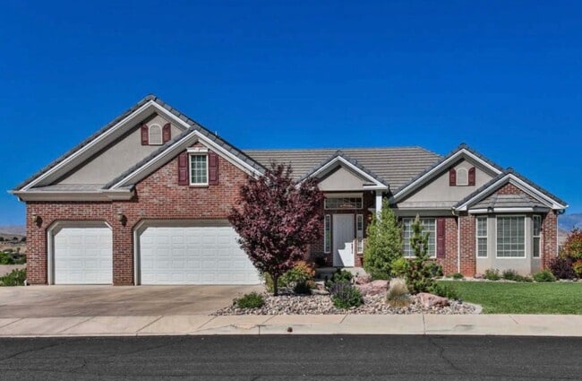 Primary Photo - Beautiful, 6 Bedroom Home!