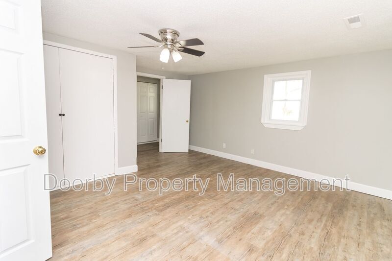 Building Photo - 278 Hollywood Dr