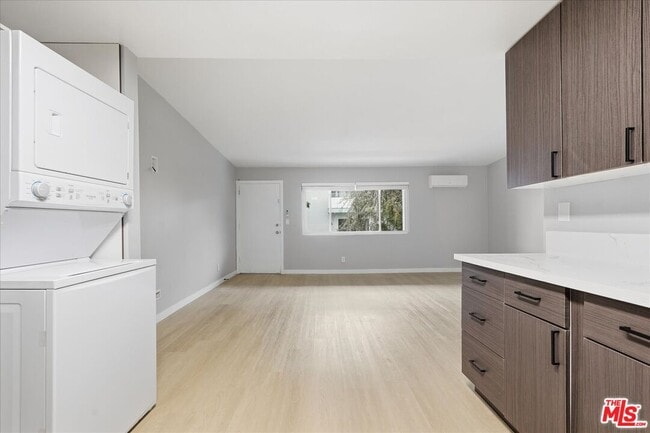 Building Photo - 3320 Pacific Ave