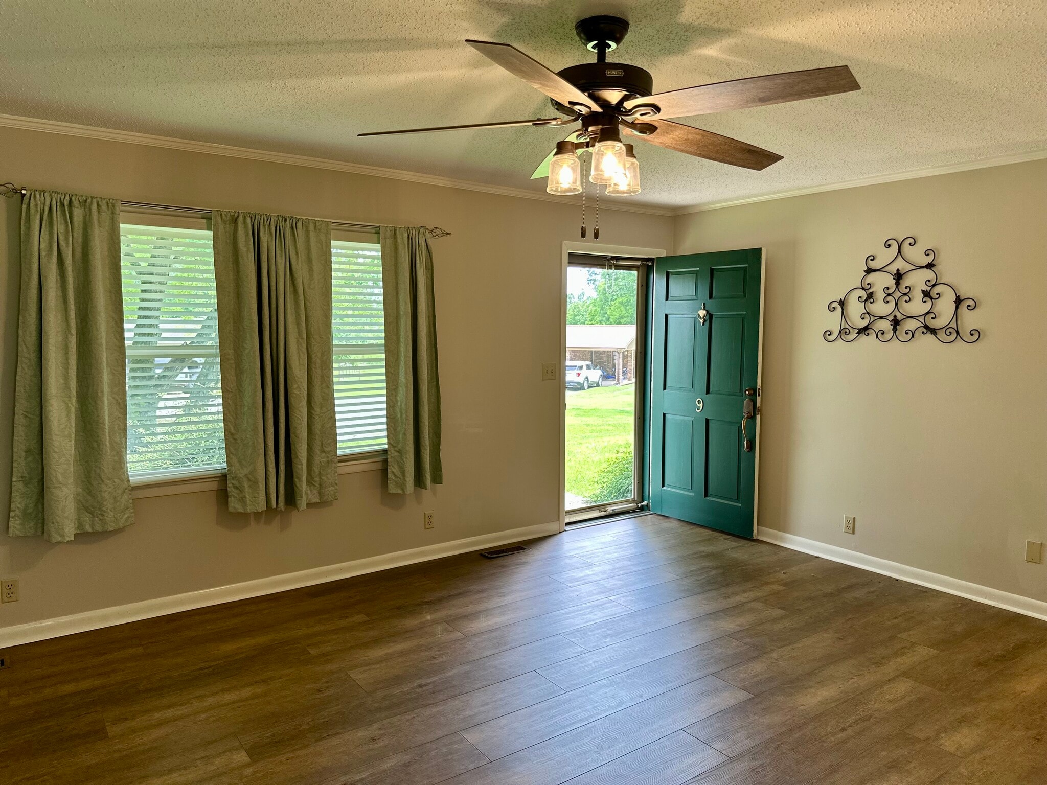 Living Area - 9 Garden Ln