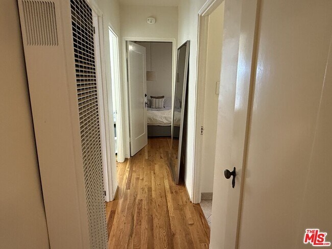 Building Photo - 314 W Aliso St