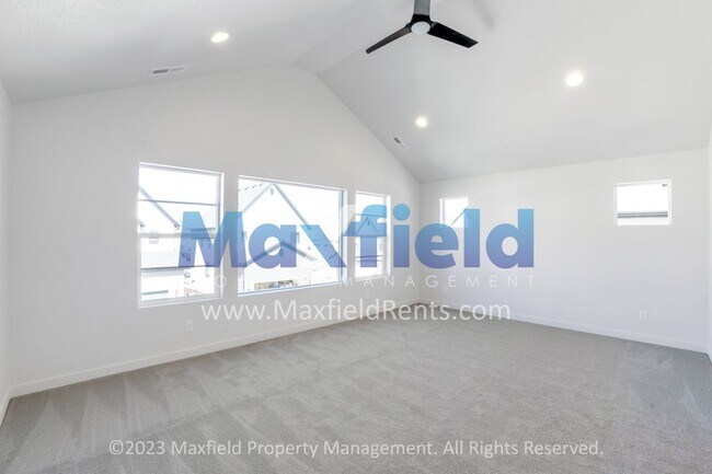 Building Photo - EV Friendly, Pool Access, Modern Luxury Sc...