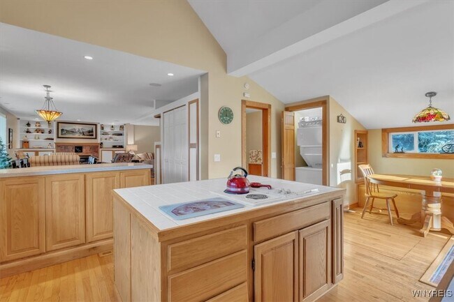 Building Photo - 29 Monroe St