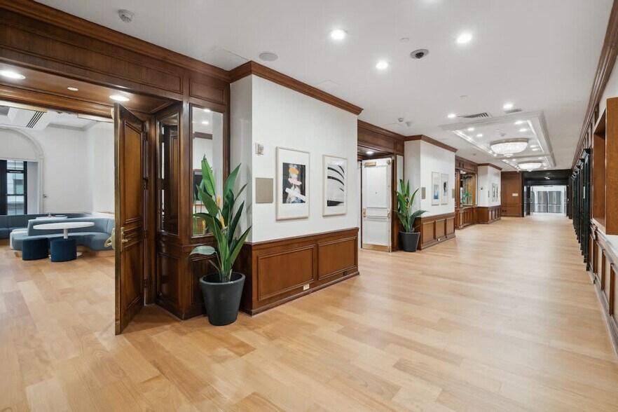 Building Photo - 525-537-537 Lexington Ave