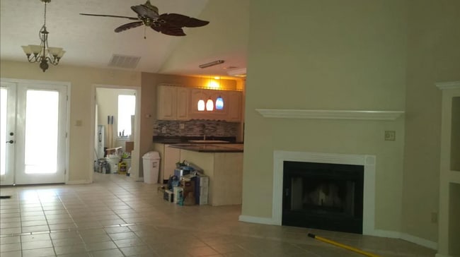 Building Photo - 55 Van Buren St