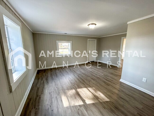 Building Photo - MOVE IN SPECIAL!!! - Home for rent in Adamsville! - Sign a lease by 4/15 to get HALF OFF YOUR FIR...