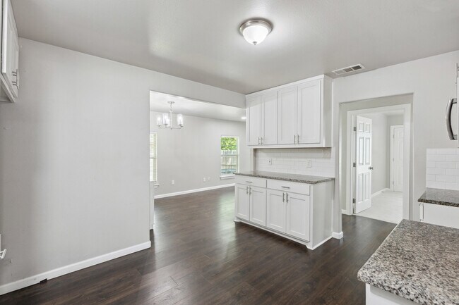 Building Photo - 4016 Winfield Ave
