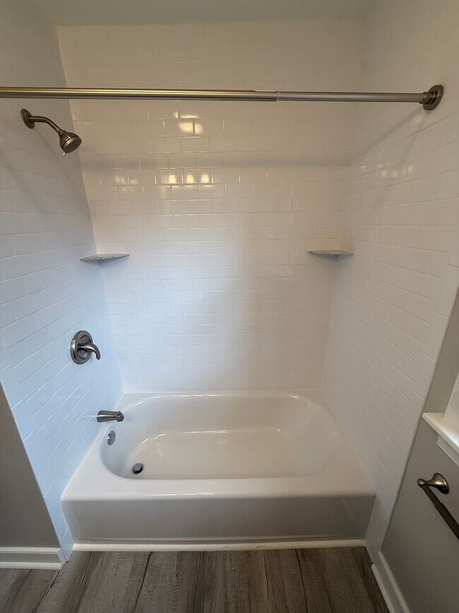 Building Photo - Beautifully RENOVATED 3 bedroom 2 full bath on large fenced in lot--Hurry!