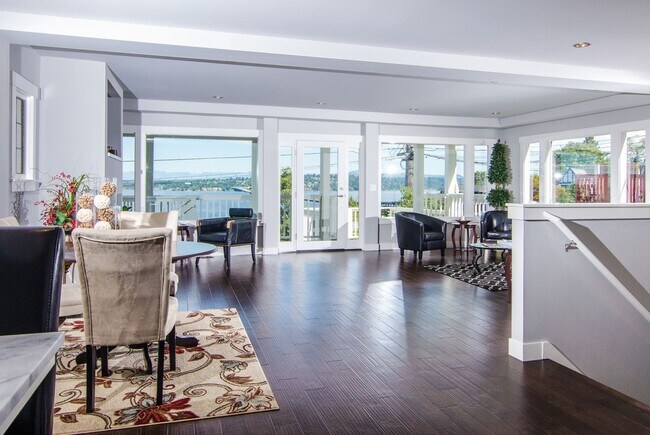 Building Photo - 4Bd/3.5Ba Seattle Home
