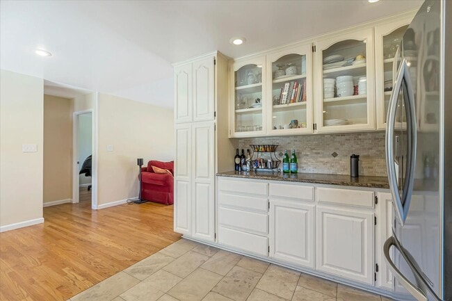 Building Photo - Available for July 1st Move In