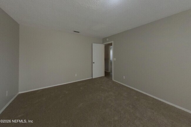 Building Photo - 606 Radnor Ln