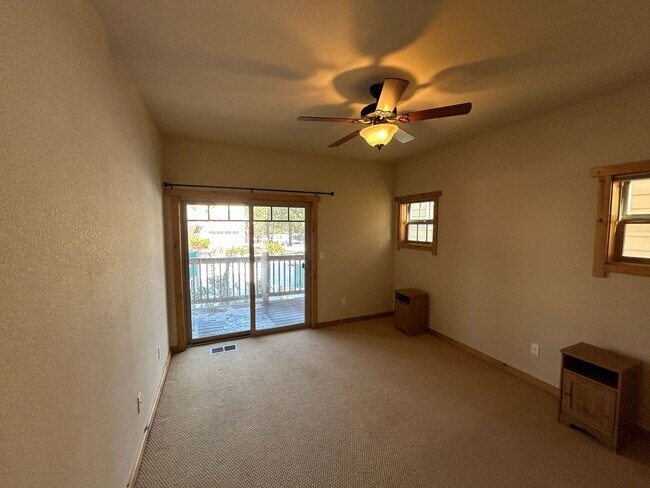 Building Photo - The Ponderosa Meadows Townhouse