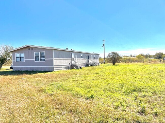 Building Photo - 18425 Blake Manor Rd