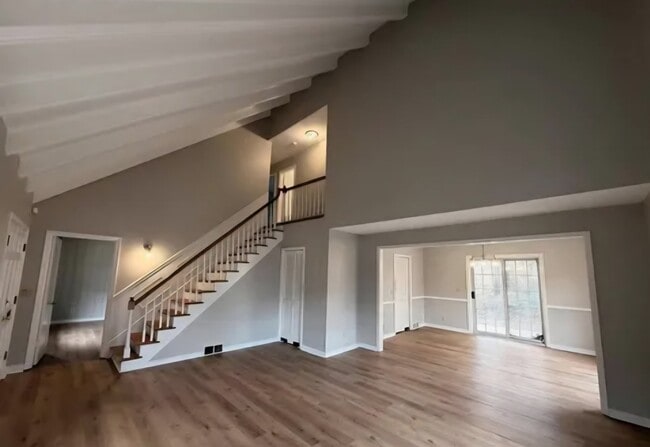 Building Photo - 634 Cherrywood Dr