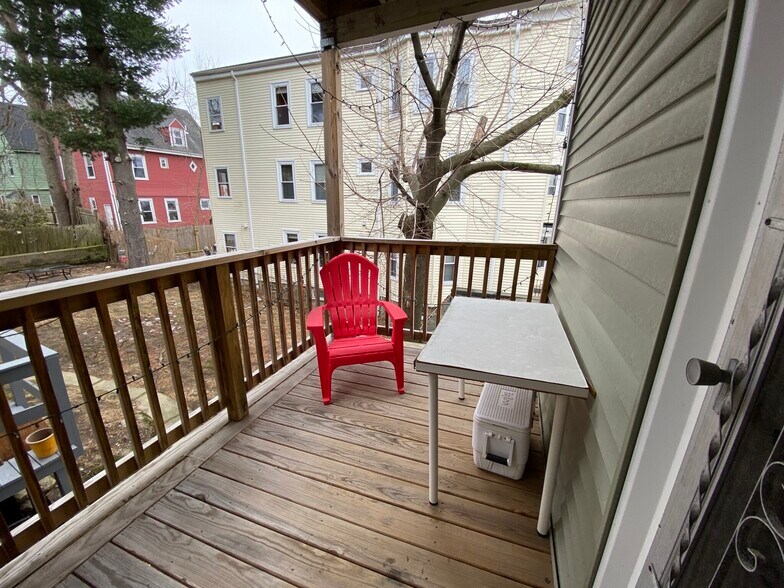Building Photo - 4 Montcalm Ave